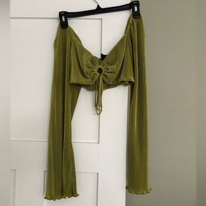 Long sleeved crop top